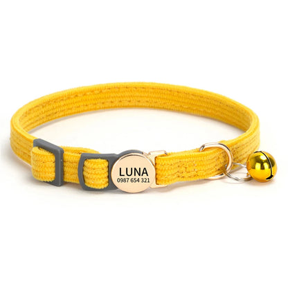 Collier en velours côtelé gravé pour chat