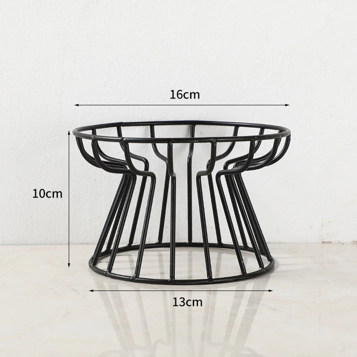 Assiette en céramique et support surélevé