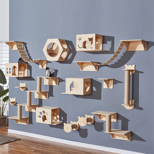 Modules muraux en pin formant un parcours en hauteur pour chat