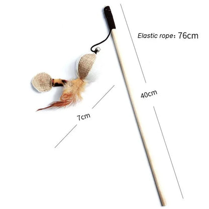 Canne à pêche en bois avec pendentif à plumes