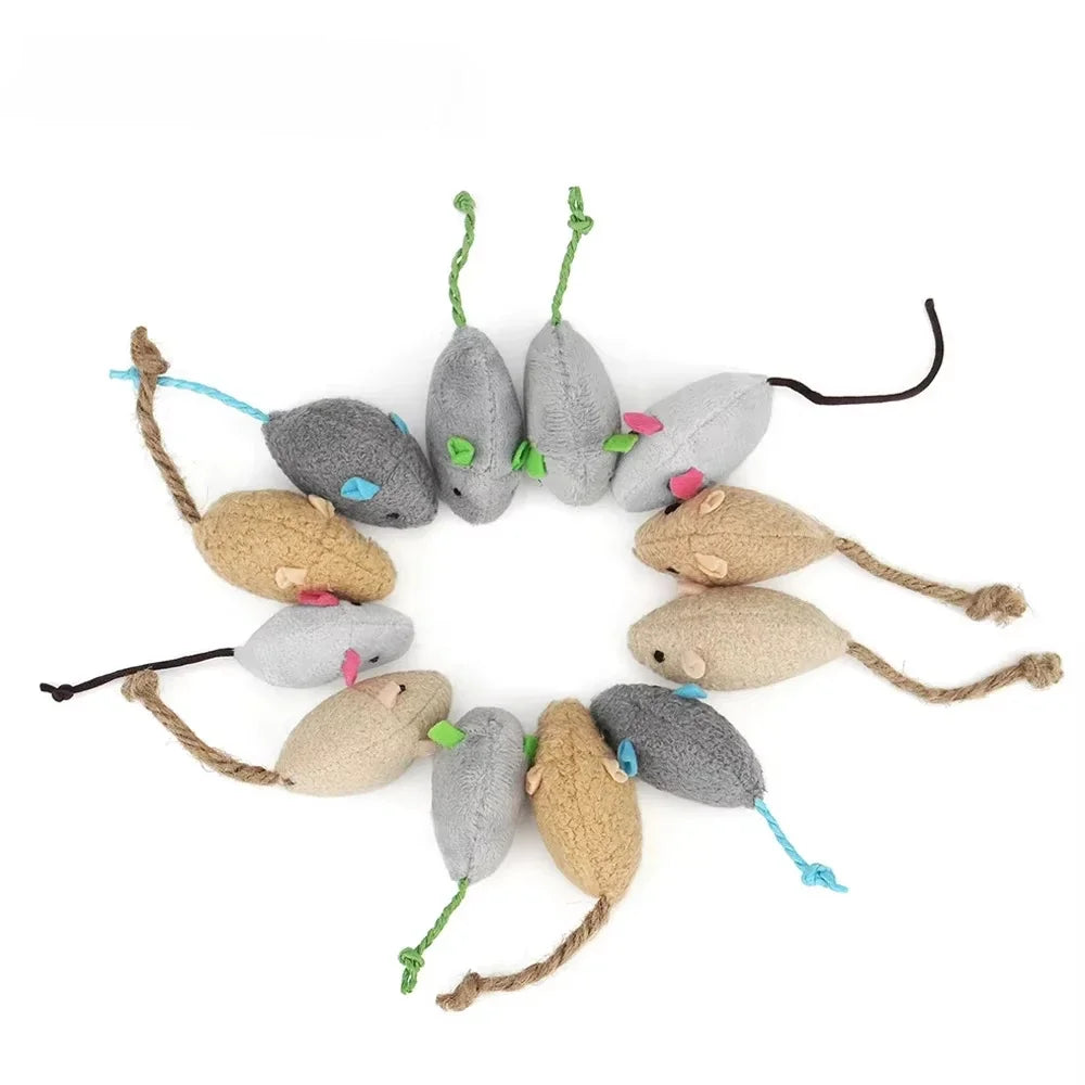 Souris en peluche à l'herbe à chat